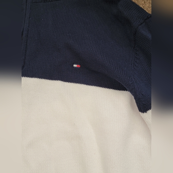 Tommy Hilfiger Sweater - Picture 5 of 6